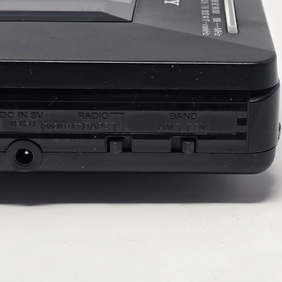 Sony Walkman WM-AF23 Cassette AM/FM Radio Original Packaging New Belts WORKS - Picture 11 of 16